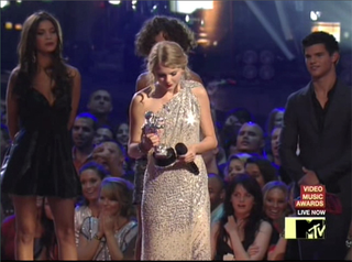 Illustration for article titled Live Blog: 2009 VMAs